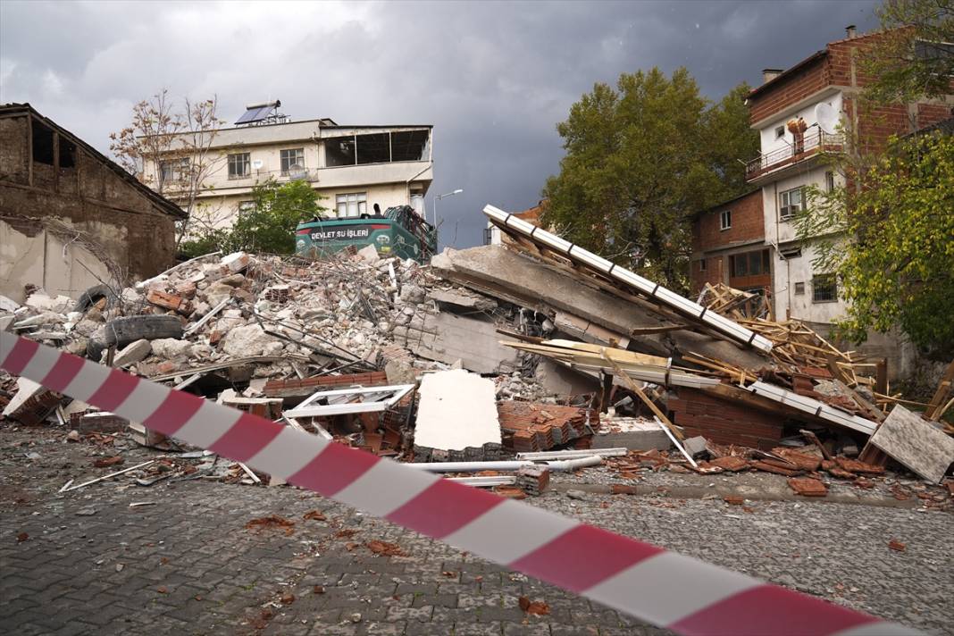 Sındırgı’da önceden boşaltma kararı hayat kurtardı 3